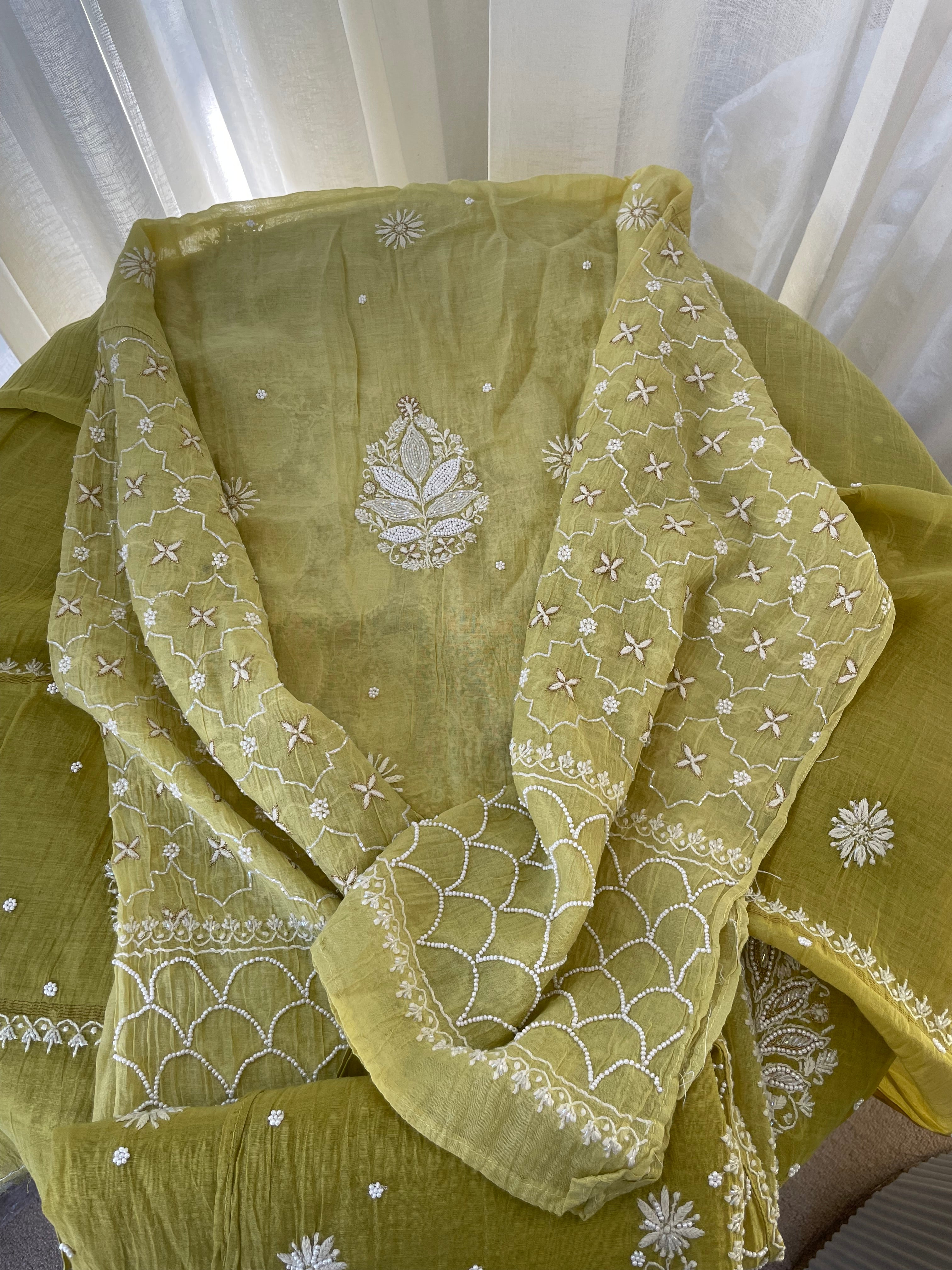 GREEN OMBRÉ MUL CHANDERI PANEL CHIKANKARI KURTA SET