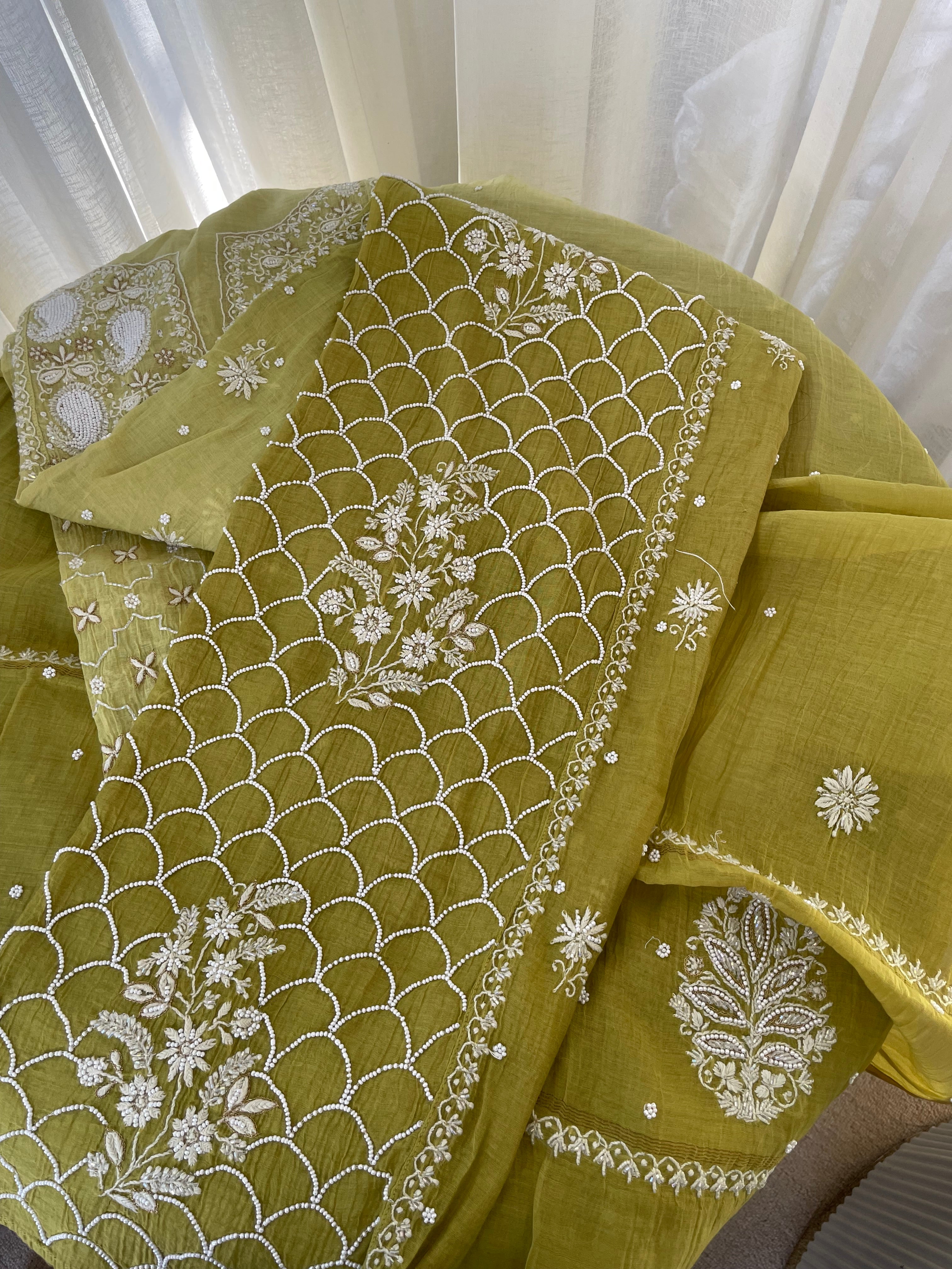GREEN OMBRÉ MUL CHANDERI PANEL CHIKANKARI KURTA SET