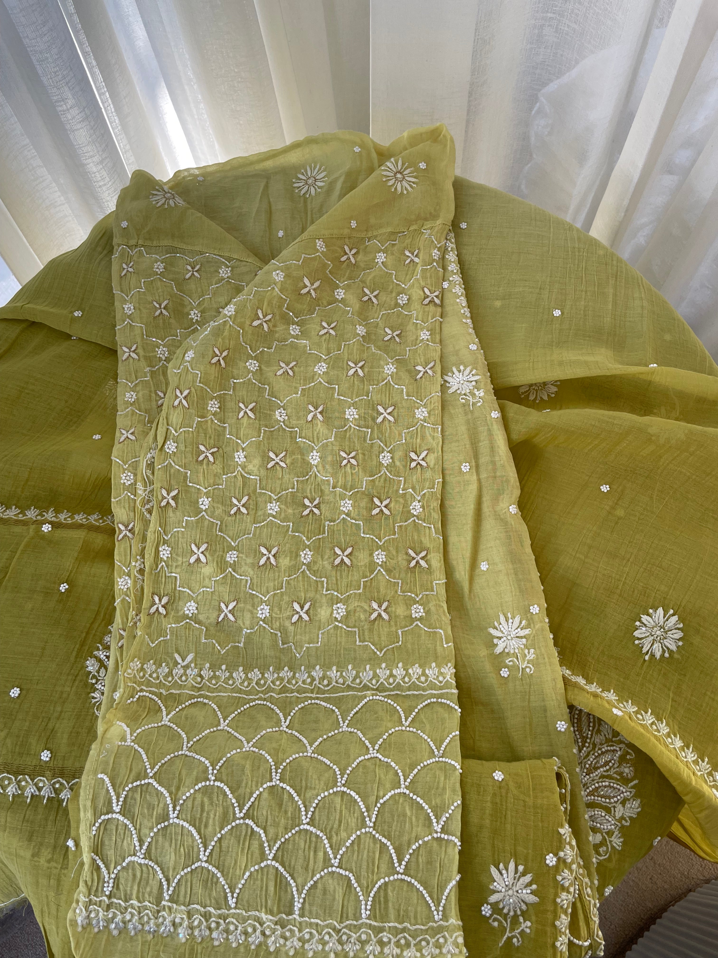 GREEN OMBRÉ MUL CHANDERI PANEL CHIKANKARI KURTA SET