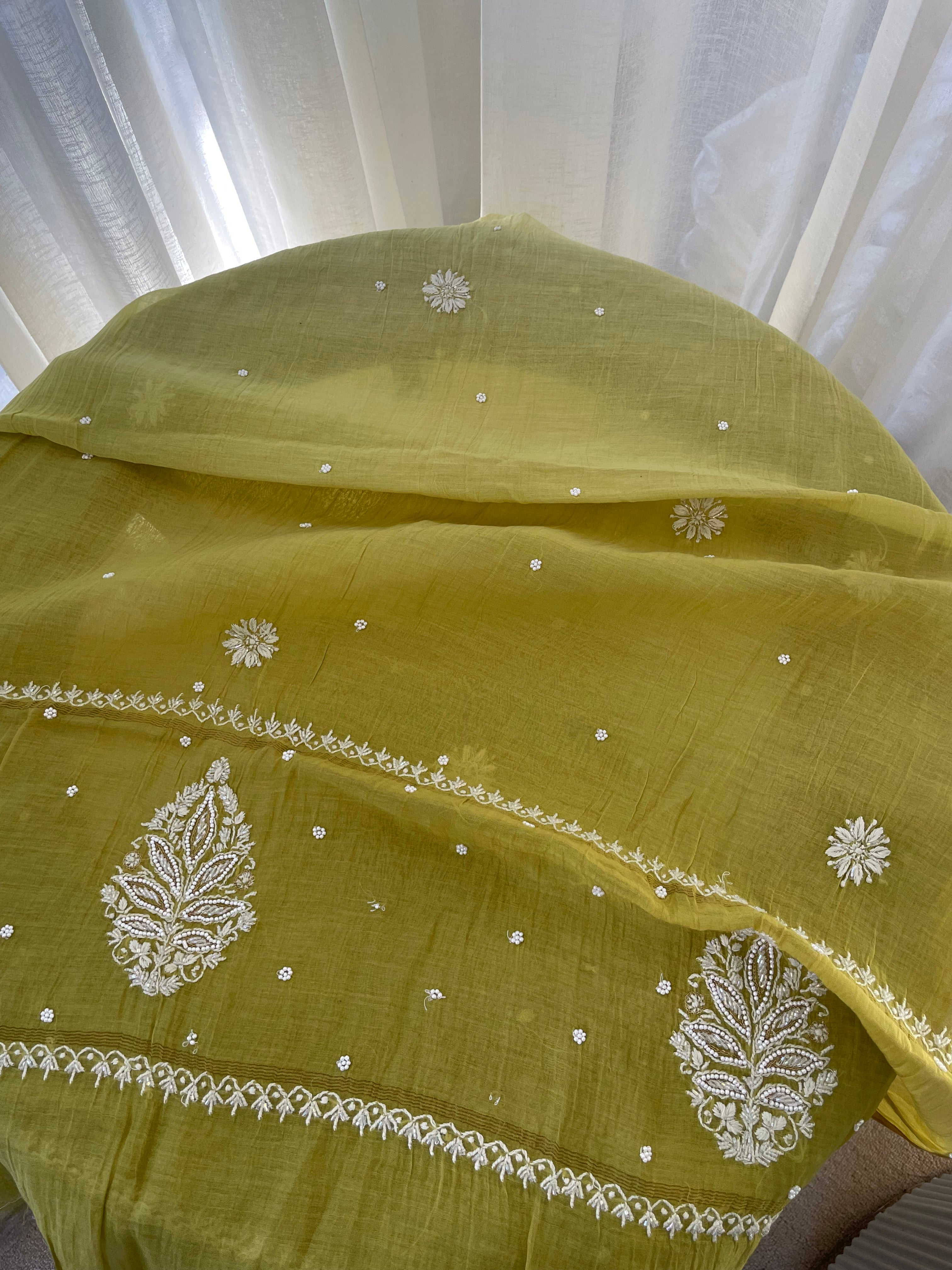 GREEN OMBRÉ MUL CHANDERI PANEL CHIKANKARI KURTA SET